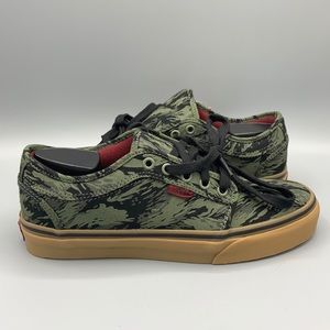 NEW Womens Vans Chukka Low Jungle Camo Gum Shoes